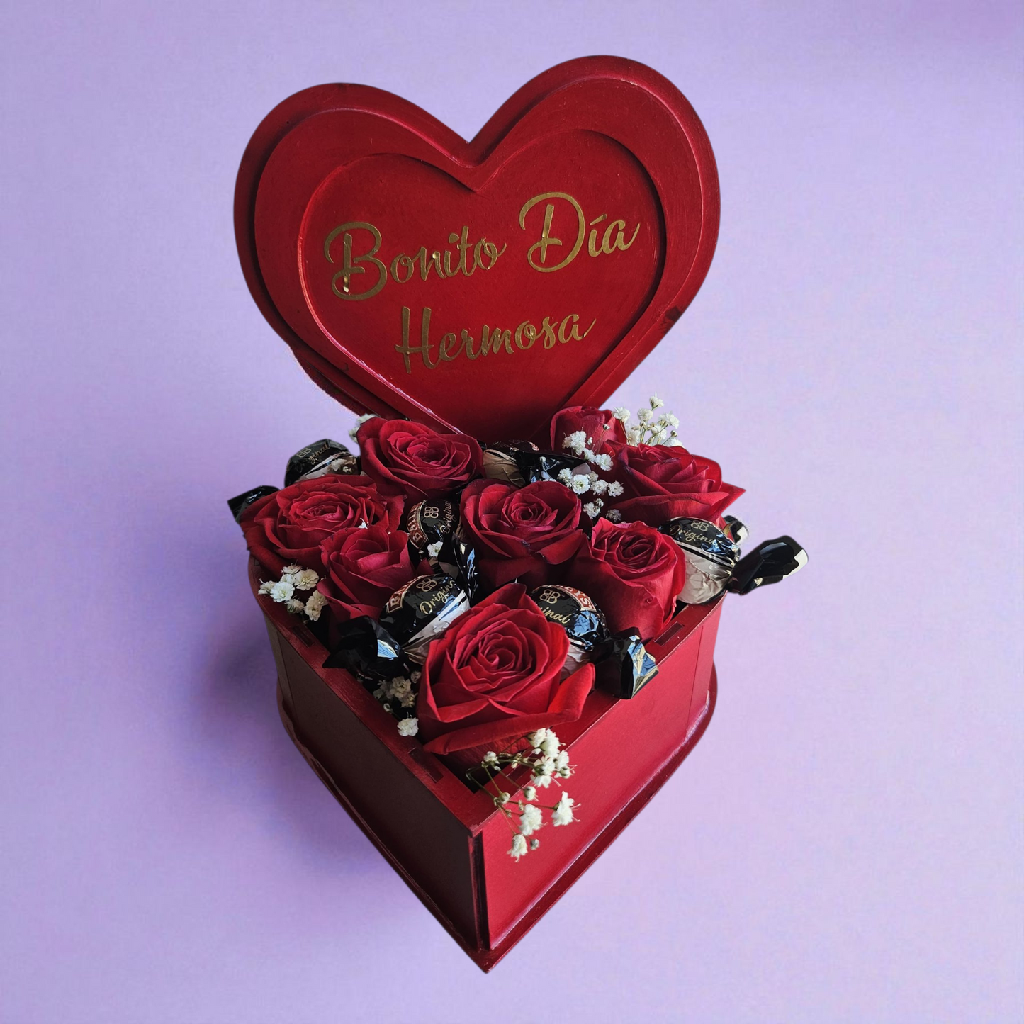 Caja con rosas y chocolates
