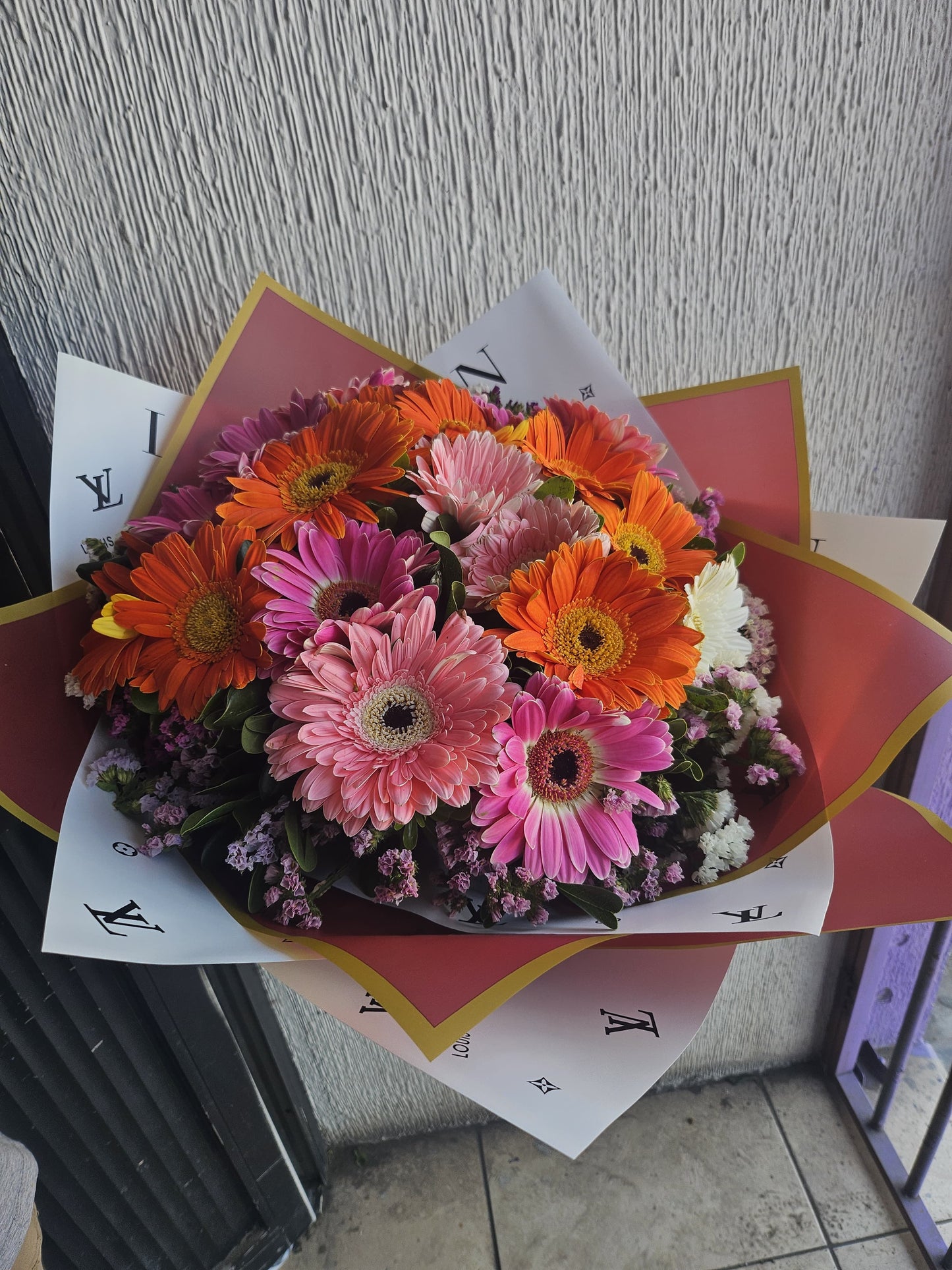 18 Gerberas