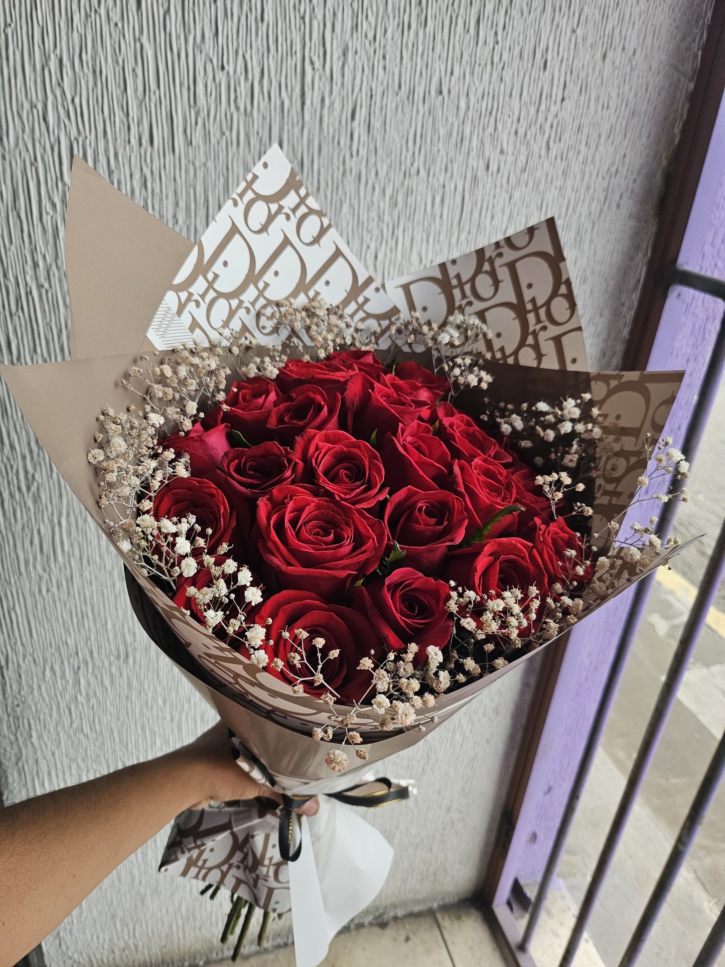 Ramo de 24 rosas rojas