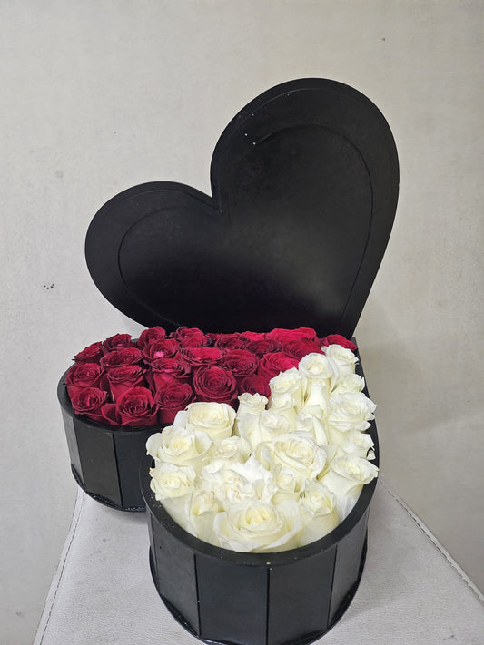 Caja de corazon con rosas mixto