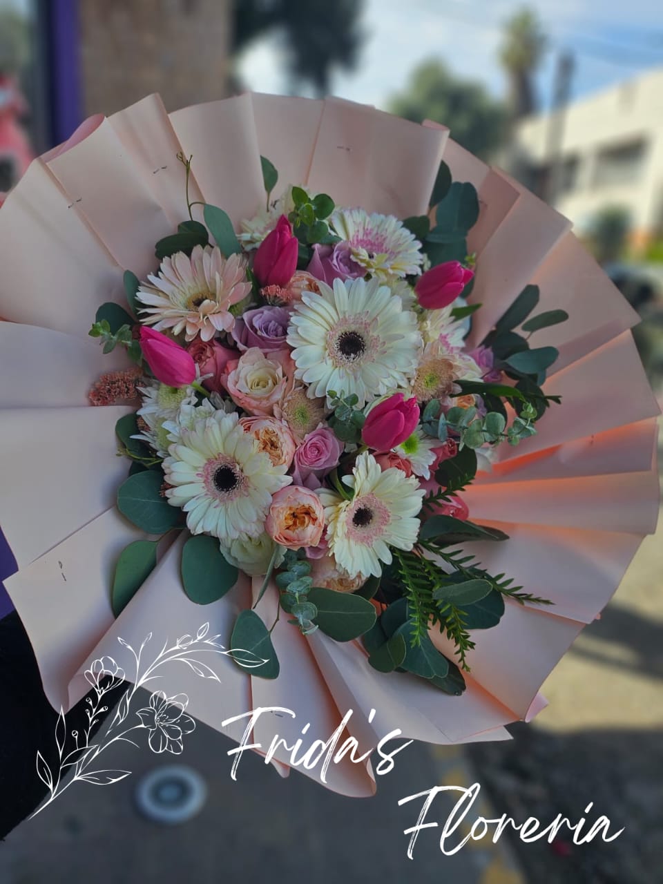 Gerberas con Tulipanes