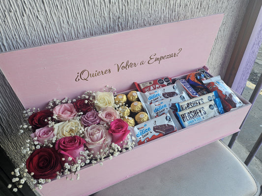 Caja de rosas con chocolates