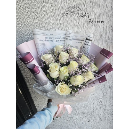 Docena de rosas blancas