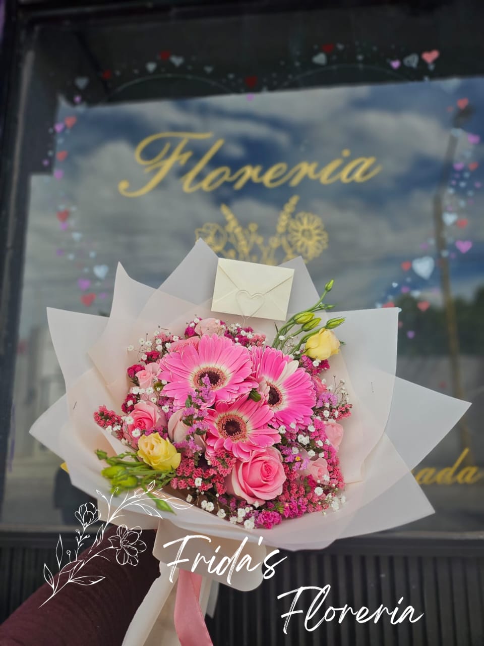 3 Gerberas con rosas