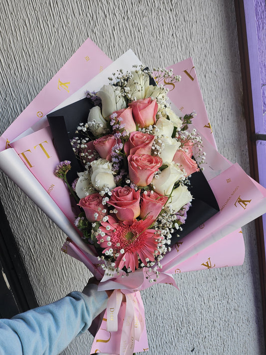 Ramo de 22 rosas mixto