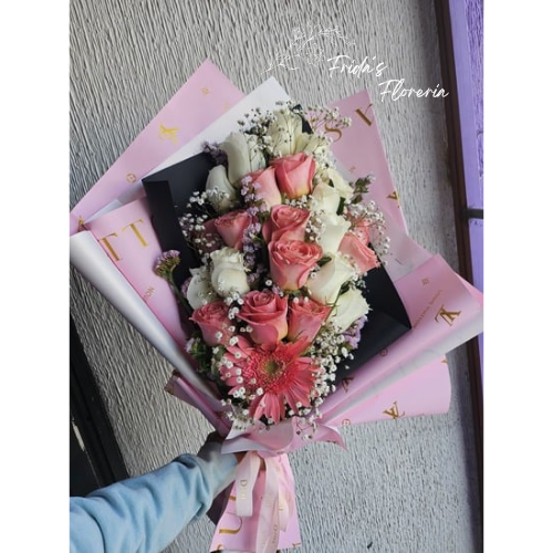 Ramo de 22 rosas mixto