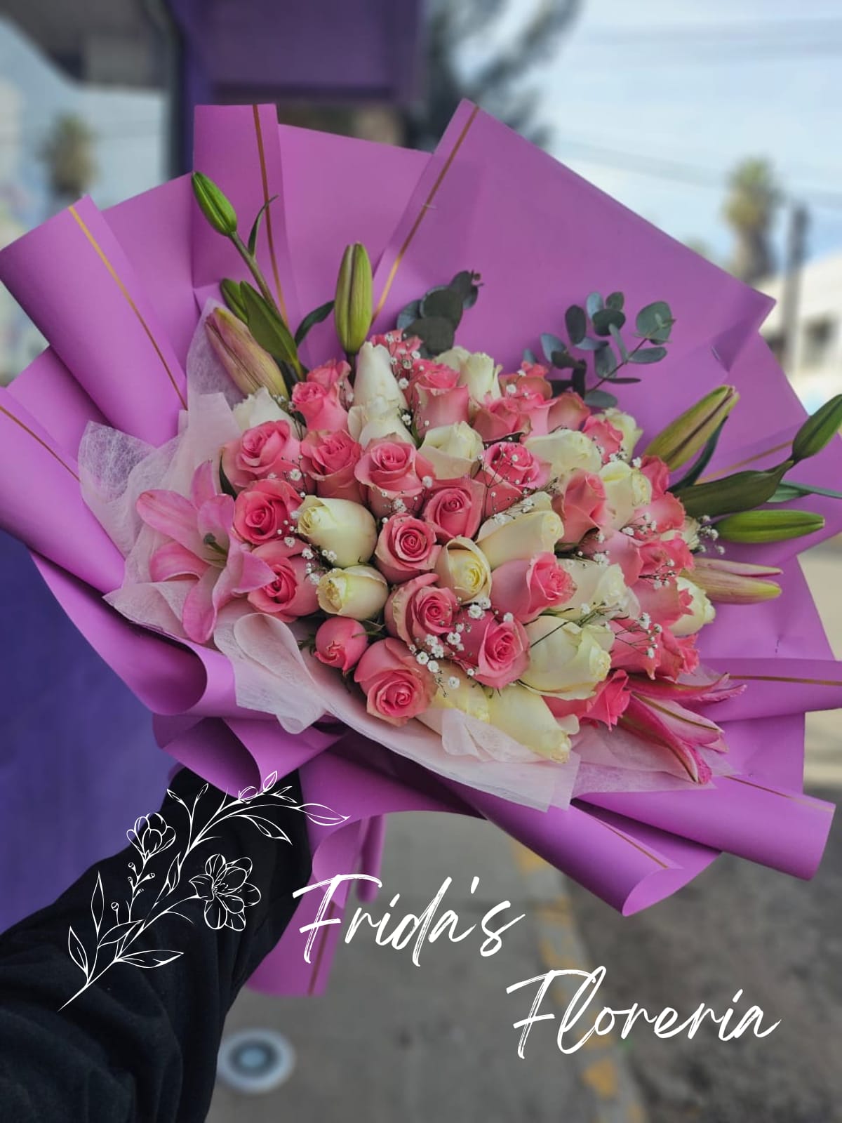 50 Rosas con Lirios
